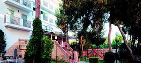 AZ asume la gestión del Costa Verde y Blu Costa Menorca