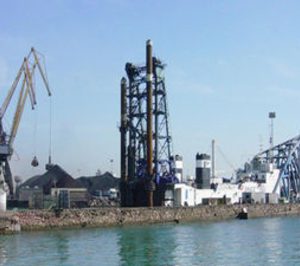 El puerto de Valencia recorta distancias al de Algeciras en el acumulado anual