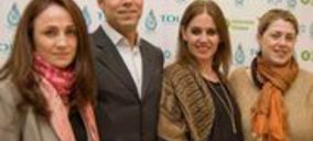 Tous entrega un cheque a la ONG Intermón-Oxfam