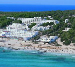 Riu La Mola reabre tras realizar una inversión de 10 M en su reforma