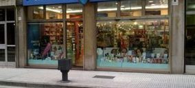 Comercial Astur transforma una tienda profesional en perfumería