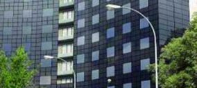 El pamplonica Tres Reyes se dota de una fachada fotovoltaica