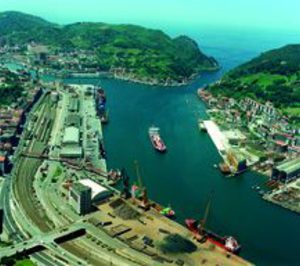 El puerto de Pasajes recibe la solicitud para la ocupación de varios de sus almacenes