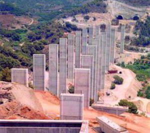 Constructoras e ingenierías buscan tamaño para competir