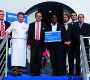 Beko entrega a SOS África 1 tonelada de ropa de su colada solidaria