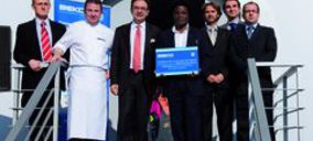 Beko entrega a SOS África 1 tonelada de ropa de su colada solidaria