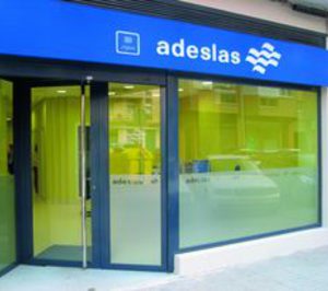 SegurCaixa Adeslas refuerza su red dental