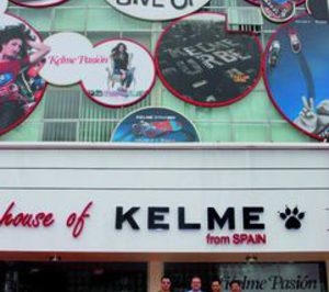 Kelme desembarca en Indonesia