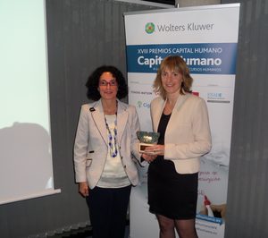 Súper Amara reconocida en los premios Capital Humano 2014 