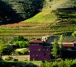 La bodega de Priorat de Joan Manuel Serrat tiene nuevo dueño