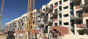 Tau se desprende de la azulejera Deltaker