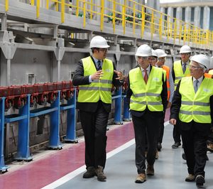 Saint-Gobain celebra 110 años en España con la visita del embajador de Francia