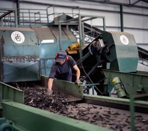 Ecolec y Suesa firman un acuerdo para la gestión del RAEE de su red de asociados