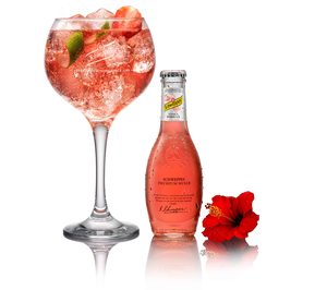 Schweppes amplía su gama de mixers con una nueva tónica floral