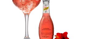Schweppes amplía su gama de mixers con una nueva tónica floral
