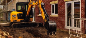 JCB aumenta sus series de midiexcavadoras