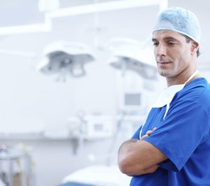 Echevarne ejercesu derecho de adquisición preferente y compra la Clínica Sagrada Familia