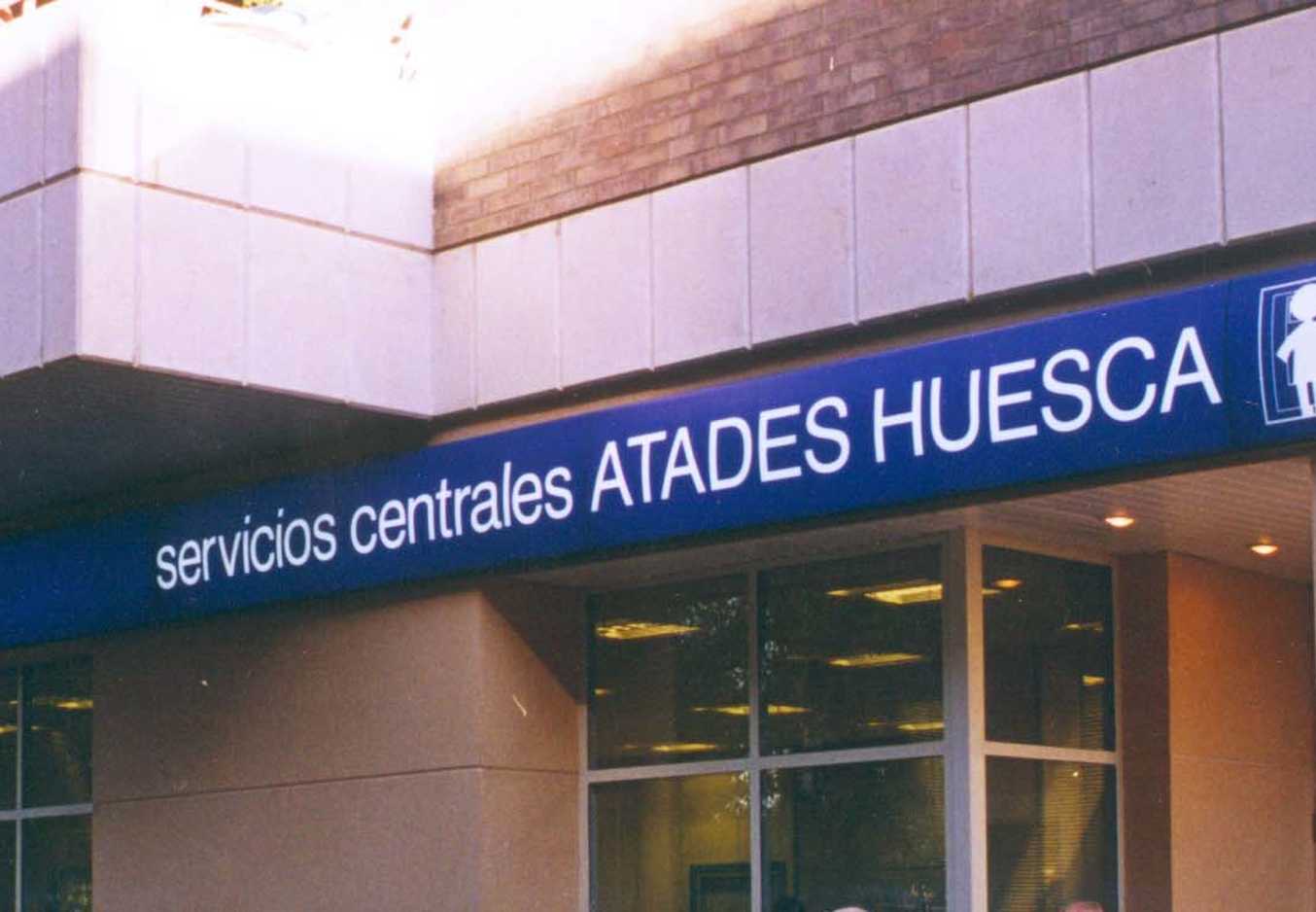 Airfal dona el 2% de sus beneficios a Atades Huesca