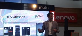 Lenovo presenta sus convertibles tablet Yoga Book y smartphone Moto Mods