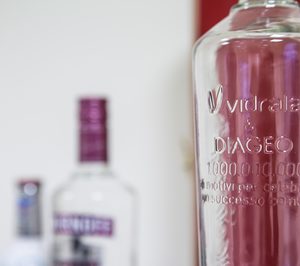 Vidrala Italia entrega a Diageo la botella 1.000 M del vodka Smirnoff