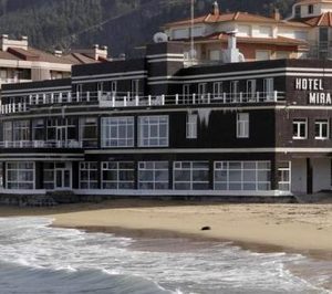 El Ayuntamiento de Castro Urdiales busca inversores para salvar el hotel Miramar