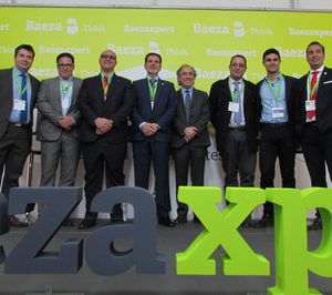 Baeza analiza el sector de las piscinas