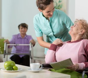 La CAM propone adjudicatarios para sus geriátricos Parque de los Frailes y Villaverde Alzheimer