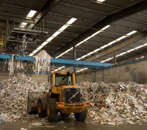 China pone nuevos límites a la entrada de desperdicios de papel