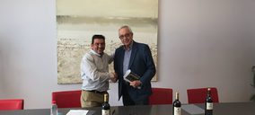 Félix Solís patrocina el equipo de fútbol sala de Valdepeñas