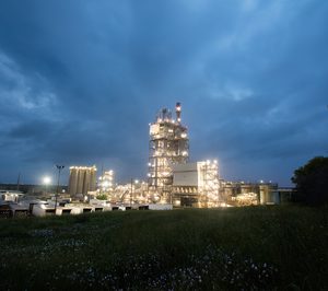 CRH cierra la compra de la cementera Ash Grove