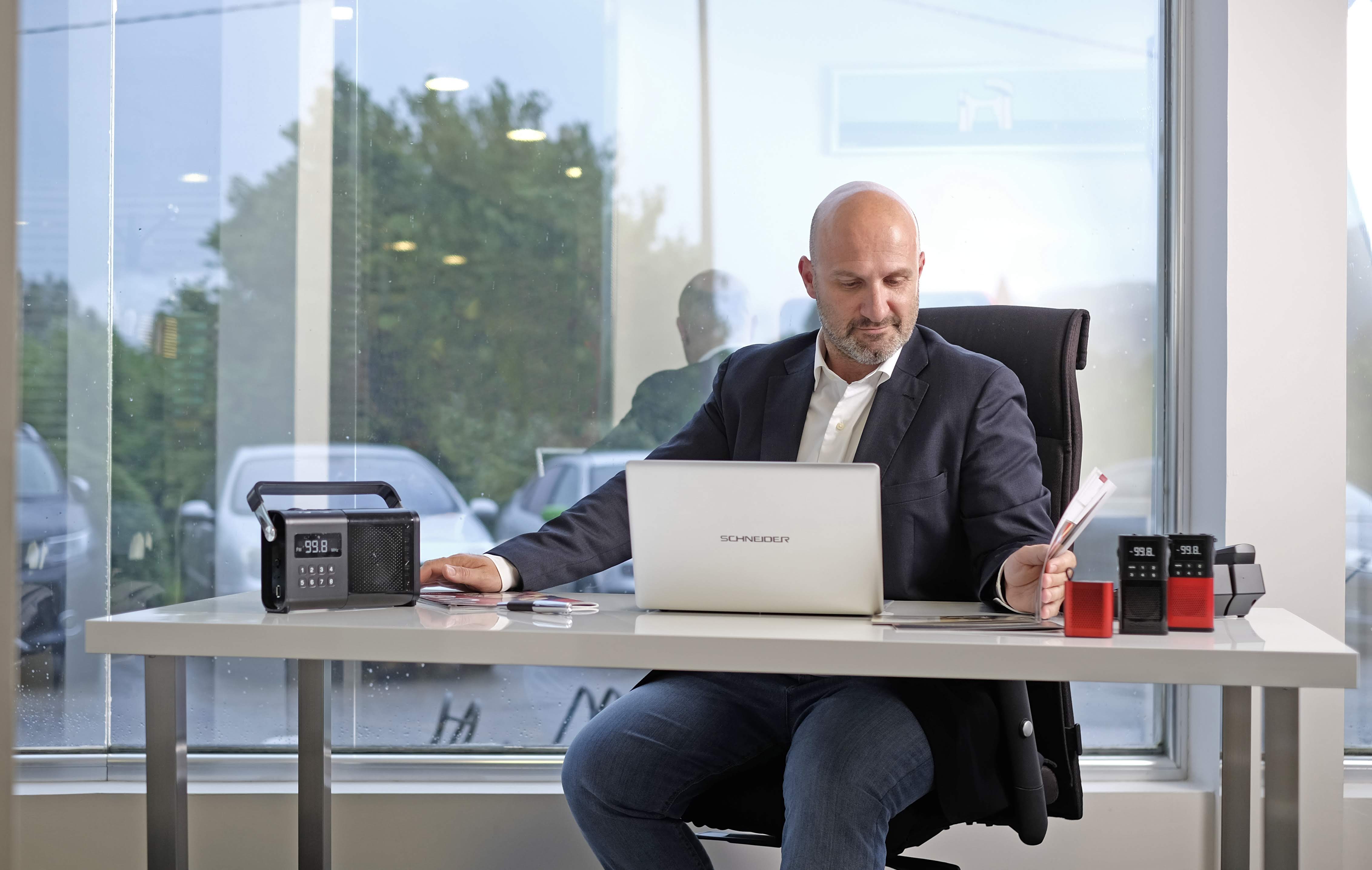 Israel Casado (Schneider):