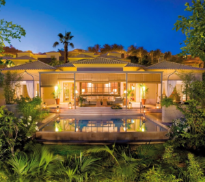 Atom realiza una compra en Canarias