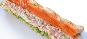 Ahumados Domínguez presenta un bocadillo especial para su The Salmon Corner
