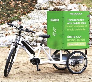 Revoolt incorpora triciclos eléctricos a su flota de reparto a domicilio