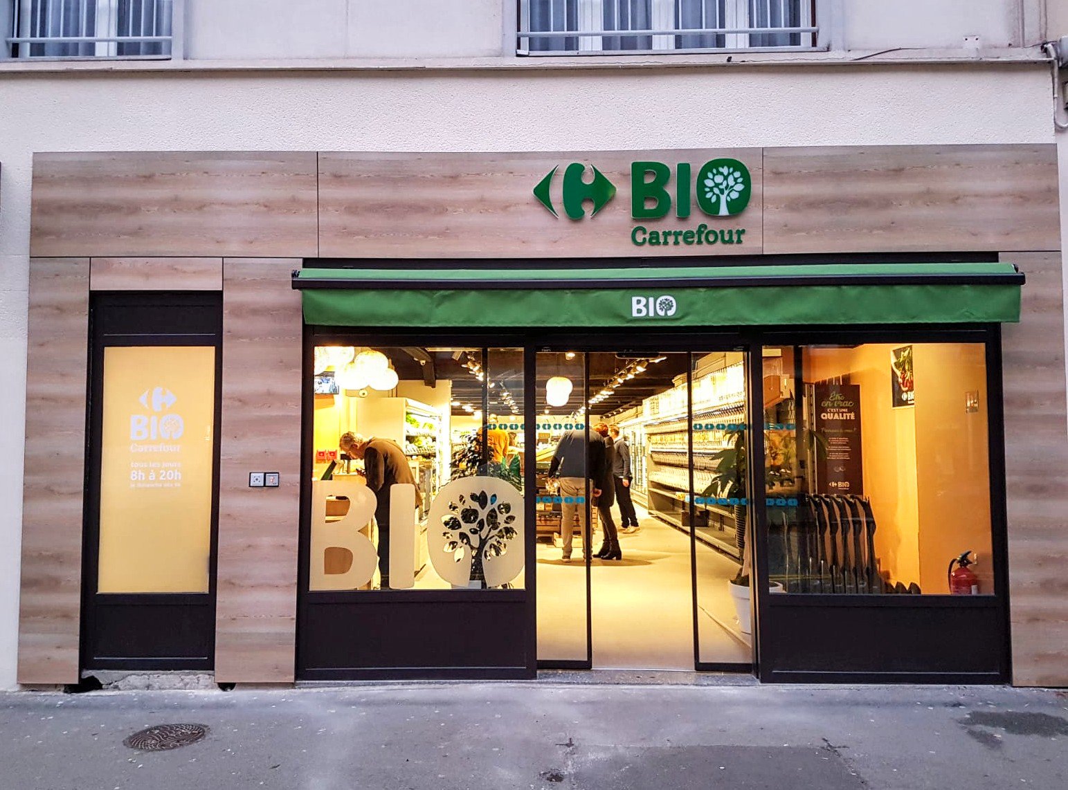 Carrefour deja la venta de gama blanca y fotografía en Francia