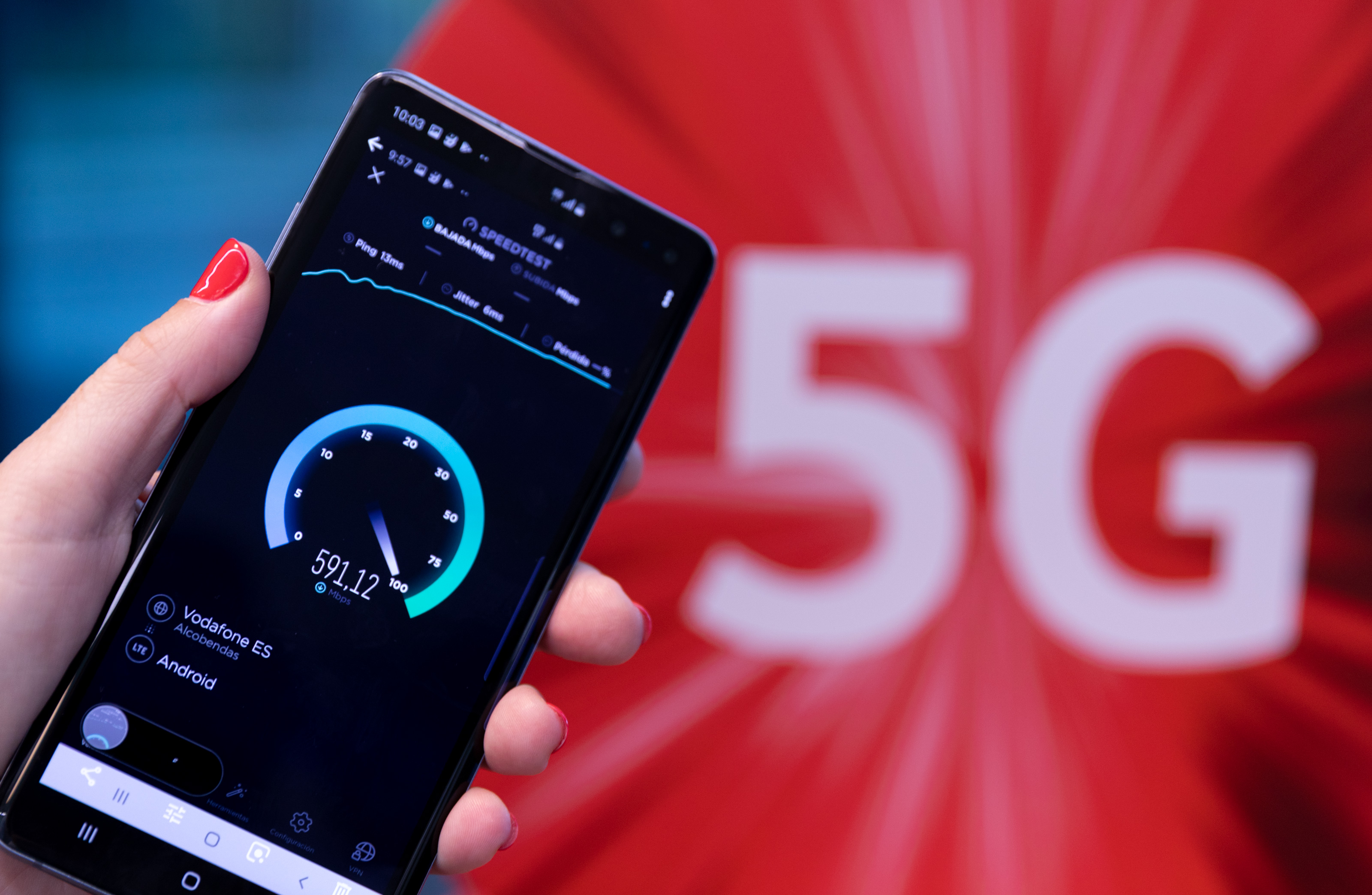 Vodafone retrocede un 9% en España en el 3T
