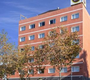 Una cadena de hoteles económicos vende su único activo en propiedad