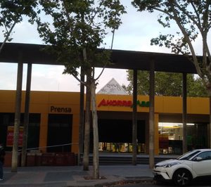 Ahorramas abre un supermercado y amplía otros tres