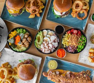 Plan de crecimiento de una marca que combina poke y hamburguesas