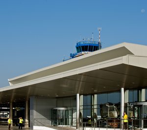 La carga aérea descendió un 26,3% en 2020