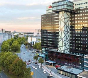 La familia Colomer saca a la venta el Riu Plaza Berlín