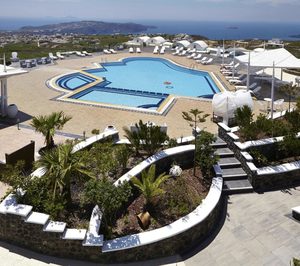 Smy Hotels y OKLogi Hotels suman su segundo hotel en Santorini