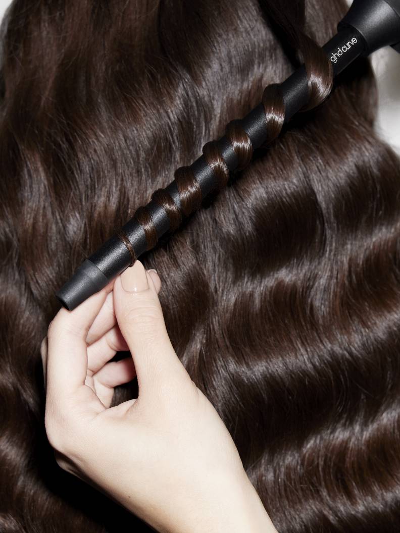 GHD presenta su nuevo rizador de barril fino Curve Thin