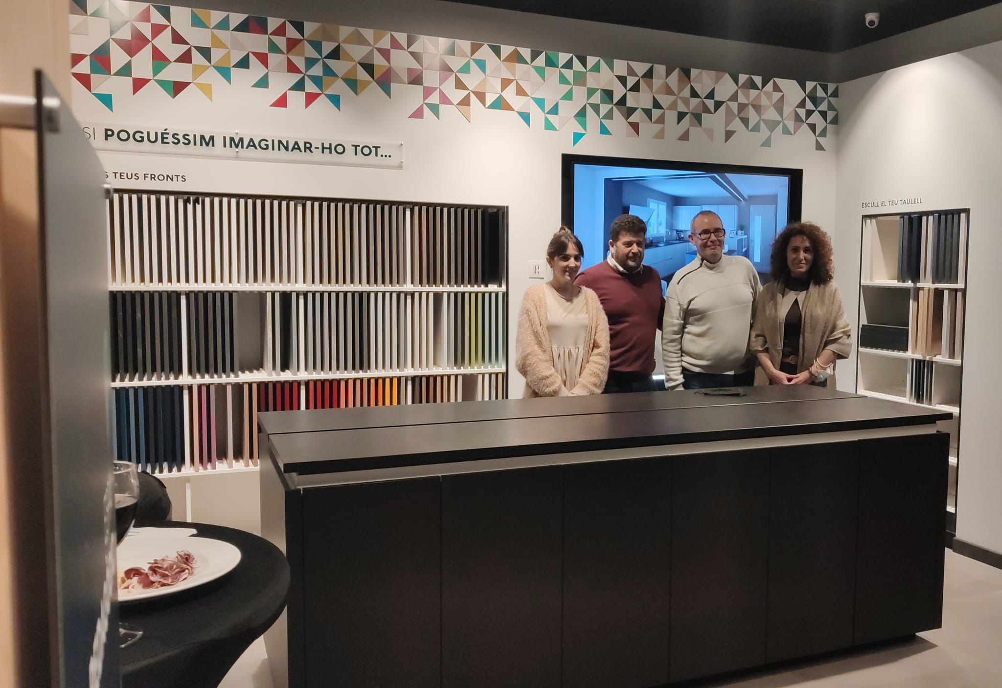 Mobalpa aterriza en Cataluña con su primera tienda