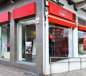 Lidertel continúa su programa de aperturas Vodafone