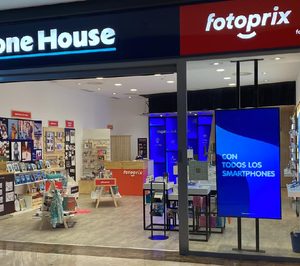 Phone House espera alcanzar las 200 tiendas con servicios Fotoprix