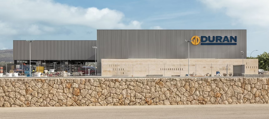 Guillermo Durán inaugura su nueva tienda