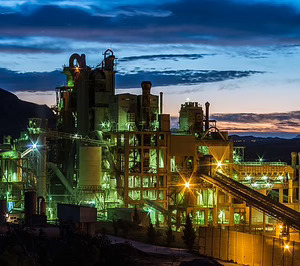 Cemex España invertirá en la descarbonización de su planta de Alicante