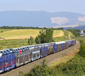 Los trenes de Transfesa movilizan más de la mitad de vehículos de Volksvagen Navarra en 2022