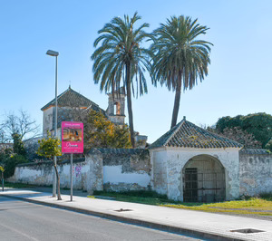 Osuna adquiere una ermita en la localidad para poner en marcha una nueva residencia de mayores